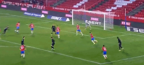 世体：巴萨更衣室相信球队可以在本赛季赢得三冠